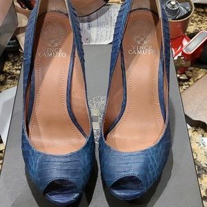 Vince camuto blue snake 7.5